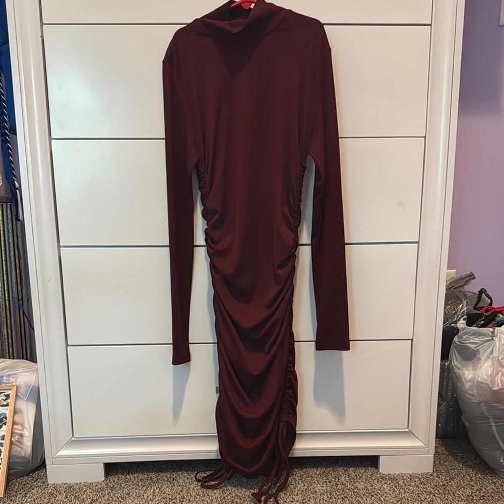 Elegant Burgundy Long Sleeve Dress